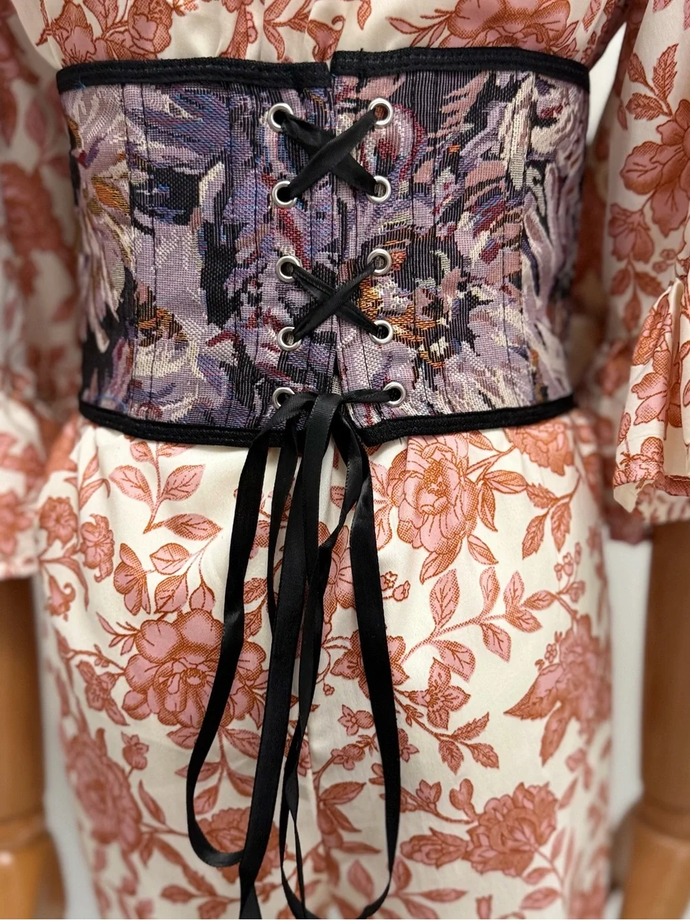 N/A statement floral